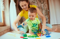 Atividades simples ajudam a estimular o desenvolvimento infantil em casa