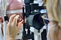 Hucam realiza ação de combate à cegueira causada pelo diabetes