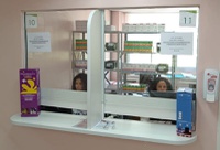 SAE Infectologia do HU-Furg amplia serviço à população com totem de autoatendimento e novo guichê