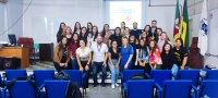 Unidade de Regulação Assistencial do Hospital Universitário ministra aula para alunos de Enfermagem da UFSM