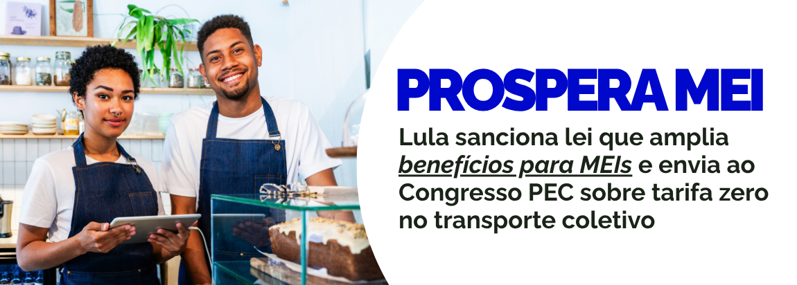 Dois empreendedores  negros com tablete na mão.