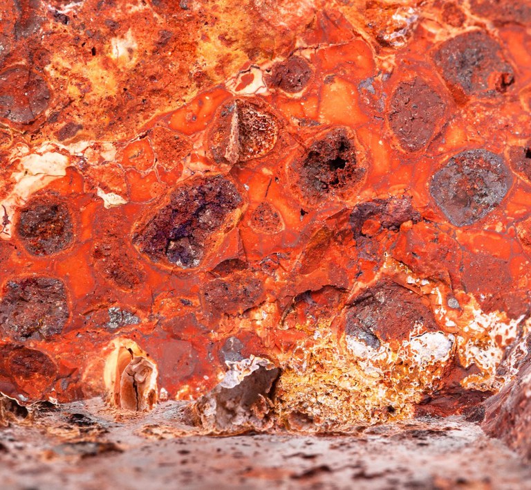 Brazil is one of the main exporters of bauxite and aluminum