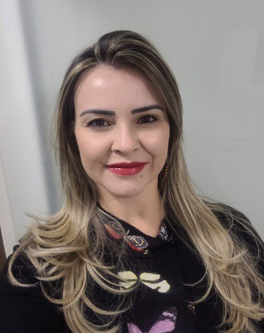 Profª. Drª. Viviane Machado Caminha