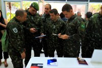 Alunos da ECEME visitam Escola Superior de Defesa