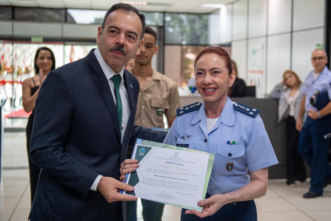 Major-Brigadeiro Carla com Almirante