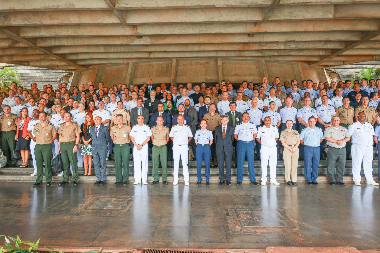 Ciclo Anual de Palestras da ESD recebe Comandante da Marinha