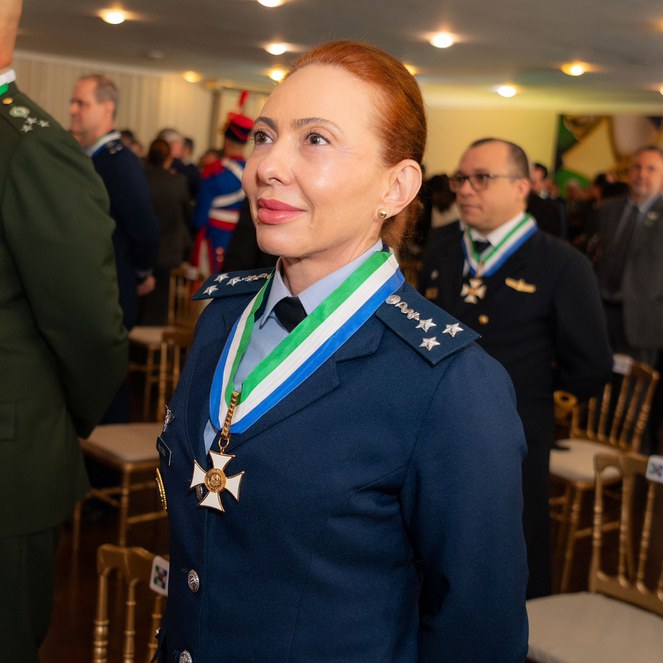 MB Carla Lyrio Martins