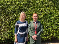 Comandante da ESD vista Embaixada da Finlândia