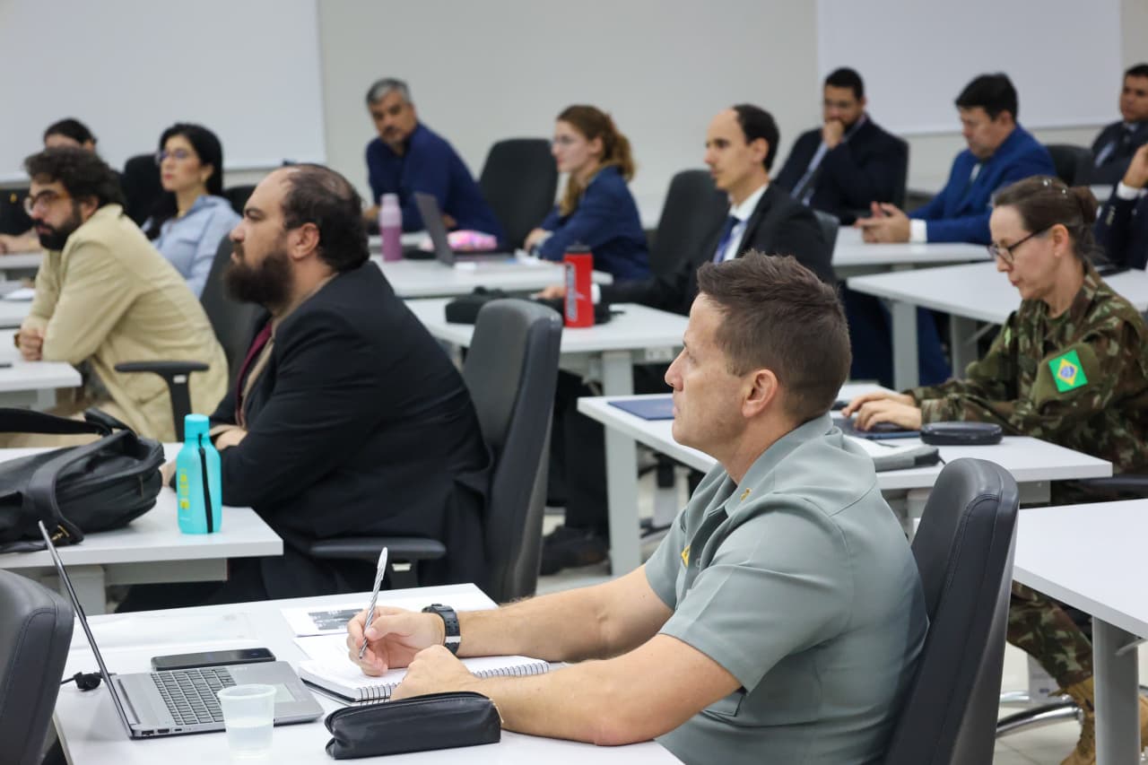 Alunos do Mestrado assistindo à palestra