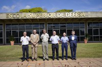 Escola Superior de Defesa recebe visita do Instituto de Altos Estudos de Defesa Nacional da França