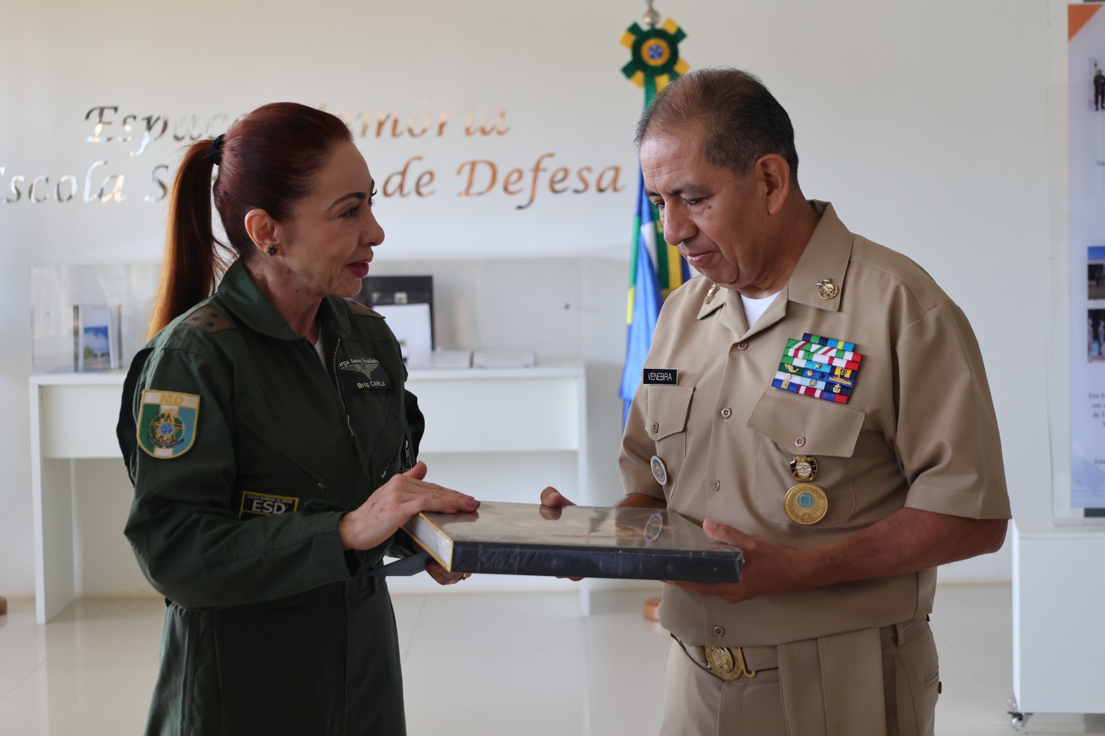 Major-Brigadeiro Carla (esd) e Almirante Venebra (CESNAV)
