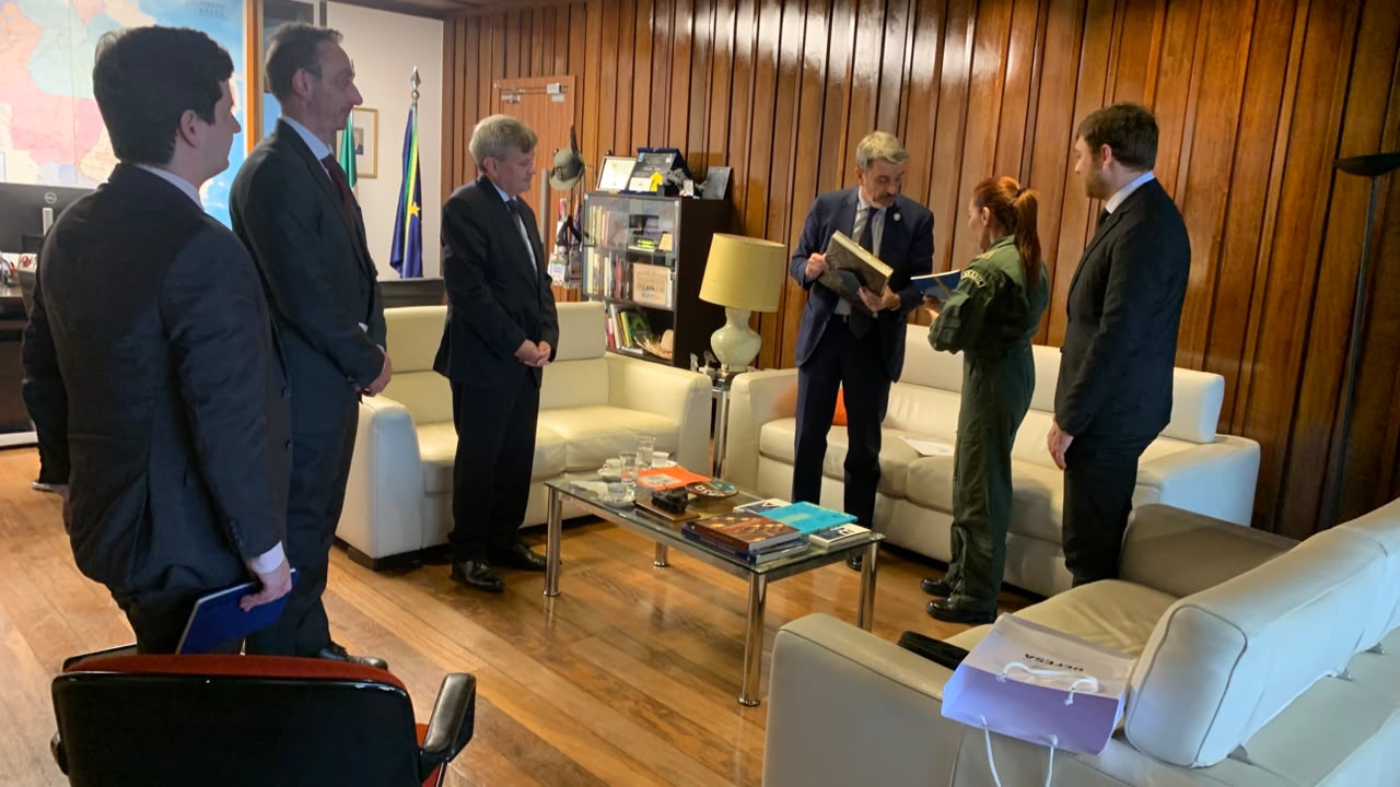Major-Brigadeiro Carla Lyrio Martins, realizou visita institucional à Embaixada da Itália em Brasíli