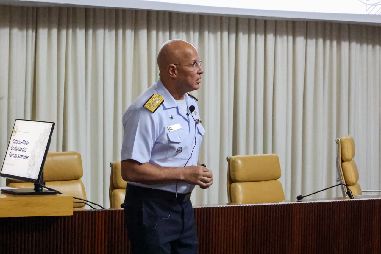 O Almirante de Esquadra Guilherme da Silva Costa, ministrou a palestra