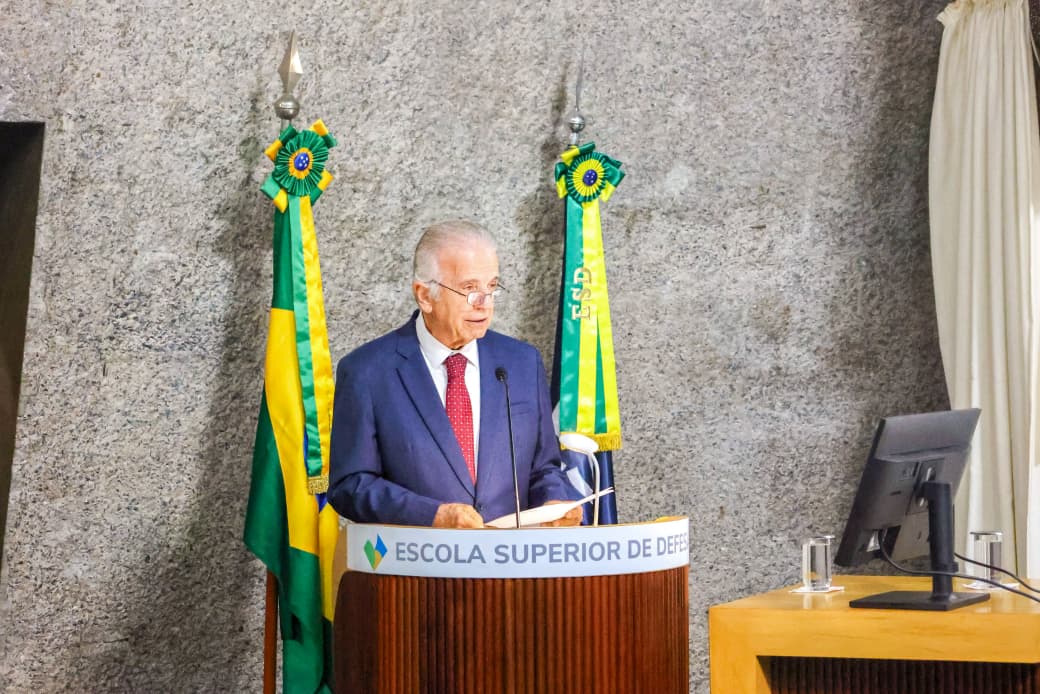 Ministro da Defesa abre Ciclo Anual de Palestras do CAED 2026