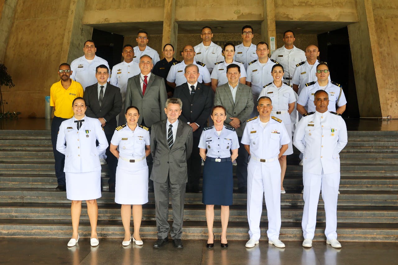 Cerimônia na ESD comemora Dia do Marinheiro e homenageia militares