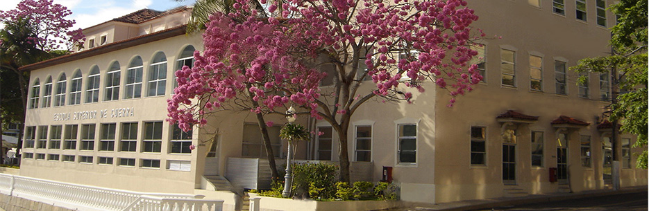 Fachada do prédio da Escola Superior de Guerra