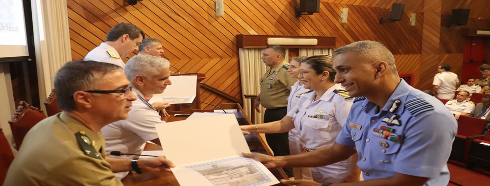 12ª edição do Curso Superior de Defesa da ESG forma 183 estagiários