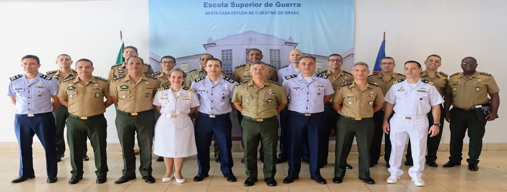 CEMC 2025: Turma “80 anos da Força Expedicionária Brasileira” forma 20 discentes