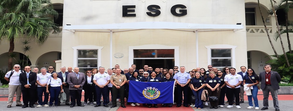 Discentes do Curso de Política e Estratégia da ADESG de Alagoas visitam a ESG
