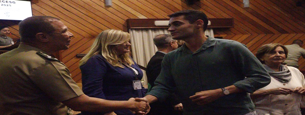 Escola Superior de Guerra certifica 524 discentes no PECESG 2025