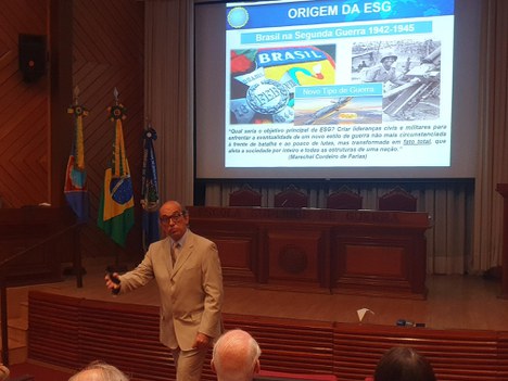 Palestra do Almirante Lourenço sobre a ESG