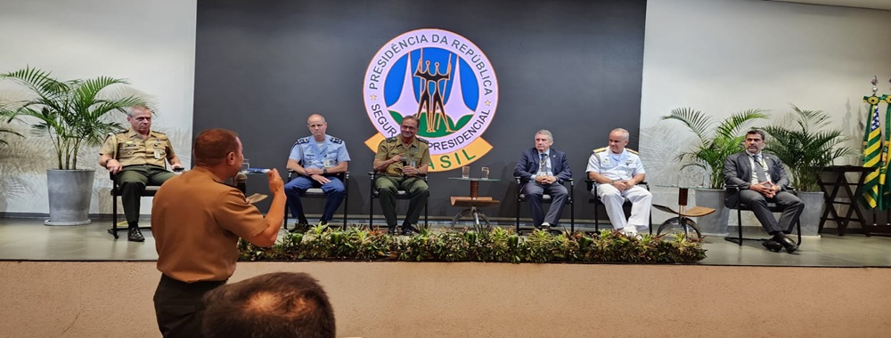 Programação incluiu visitas a instituições