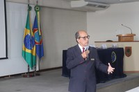 Integrantes do Royal College of Defense Studies visitam Escola Superior de Guerra