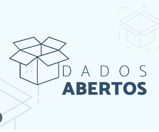 A imagem, em fundo azul claro, mostra um desenho de uma caixa aberta em azul escuro. Ao lado, as palavras grandes e escuras "DADOS ABERTOS" indicam informações acessíveis. Há também desenhos menores de caixas abertas nos cantos. A figura representa a ideia de dados que podem ser visualizados e utilizados livremente.