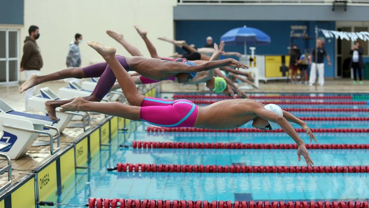 Natação nos JEB’s é marcada por recordes, reencontro e alegria dentro e fora das piscinas