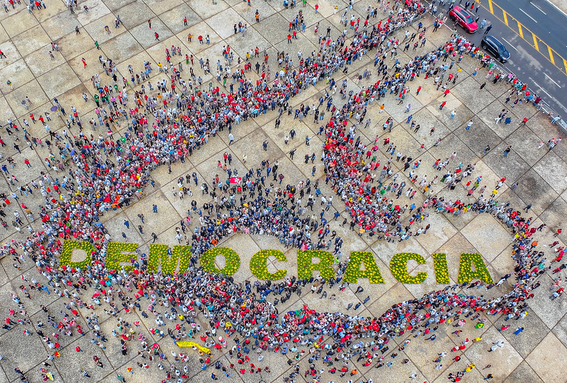 abraço à democracia