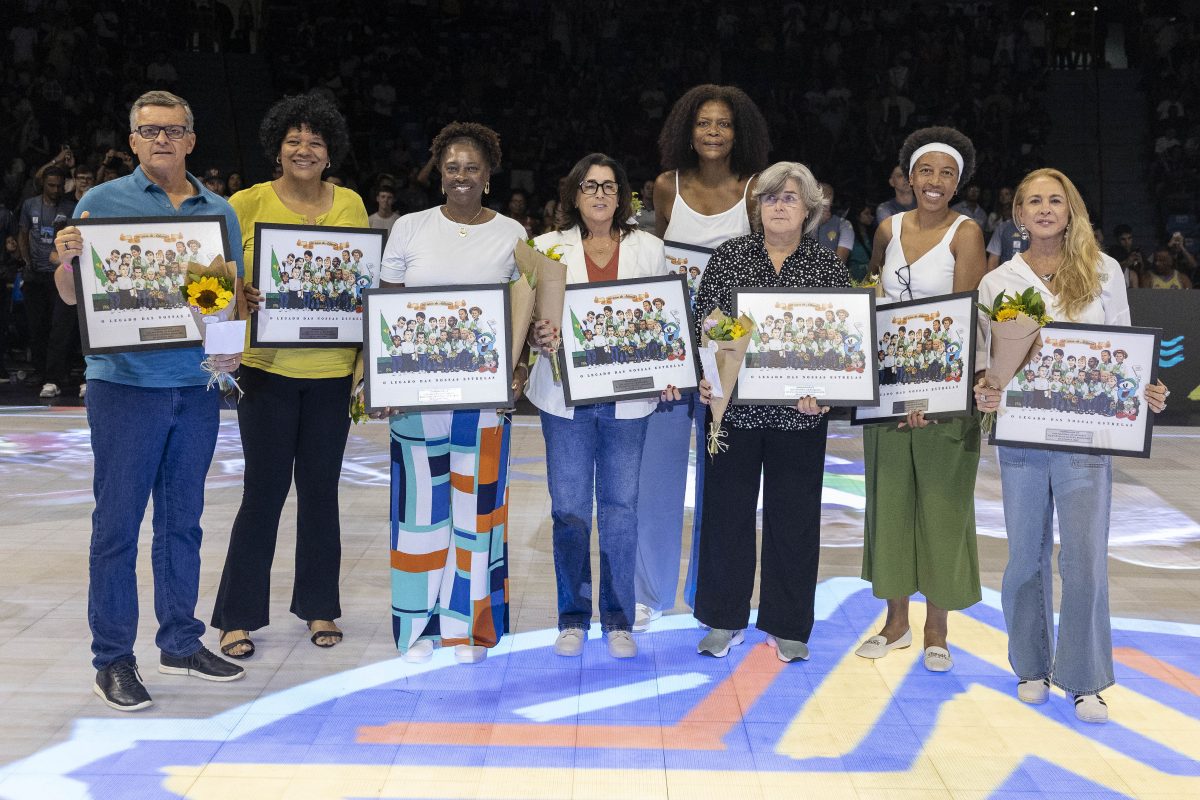 Miguel Ângelo da Luz, Claudia Pastor, Roseli, Paula, Alessandra, Branca, Janeth e Hortência