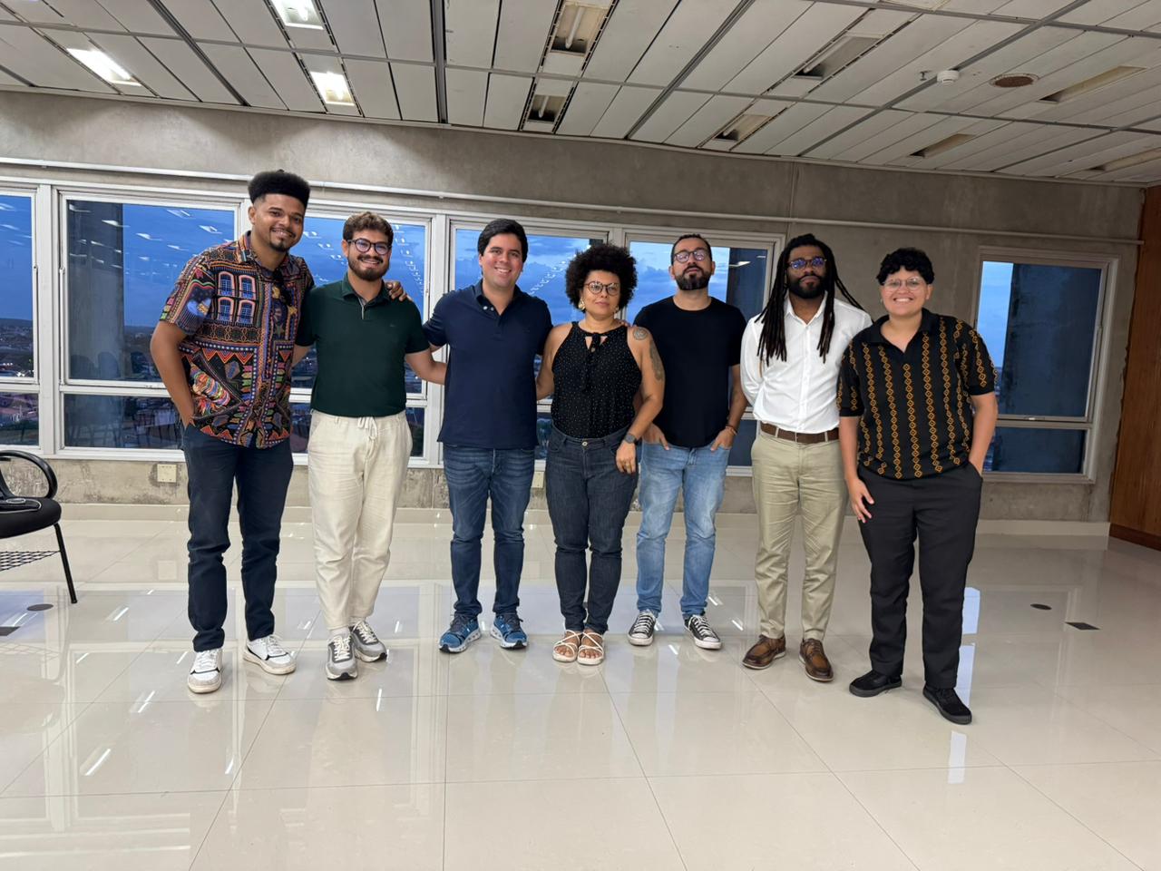 Ministro André Fufuca com influenciadores e comunicadores maranhenses durente encontro em São Luís