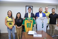 Ministro André Fufuca recebe presidente da CBFA para discutir futuro do futebol americano no Brasil