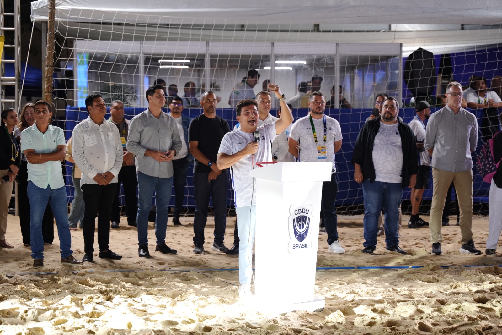 Ministro discursando