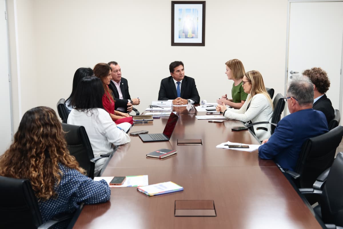 Foto geral da reunião