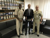 Secretaria de Alto Rendimento recebe homenagem da Comissão Desportiva Militar