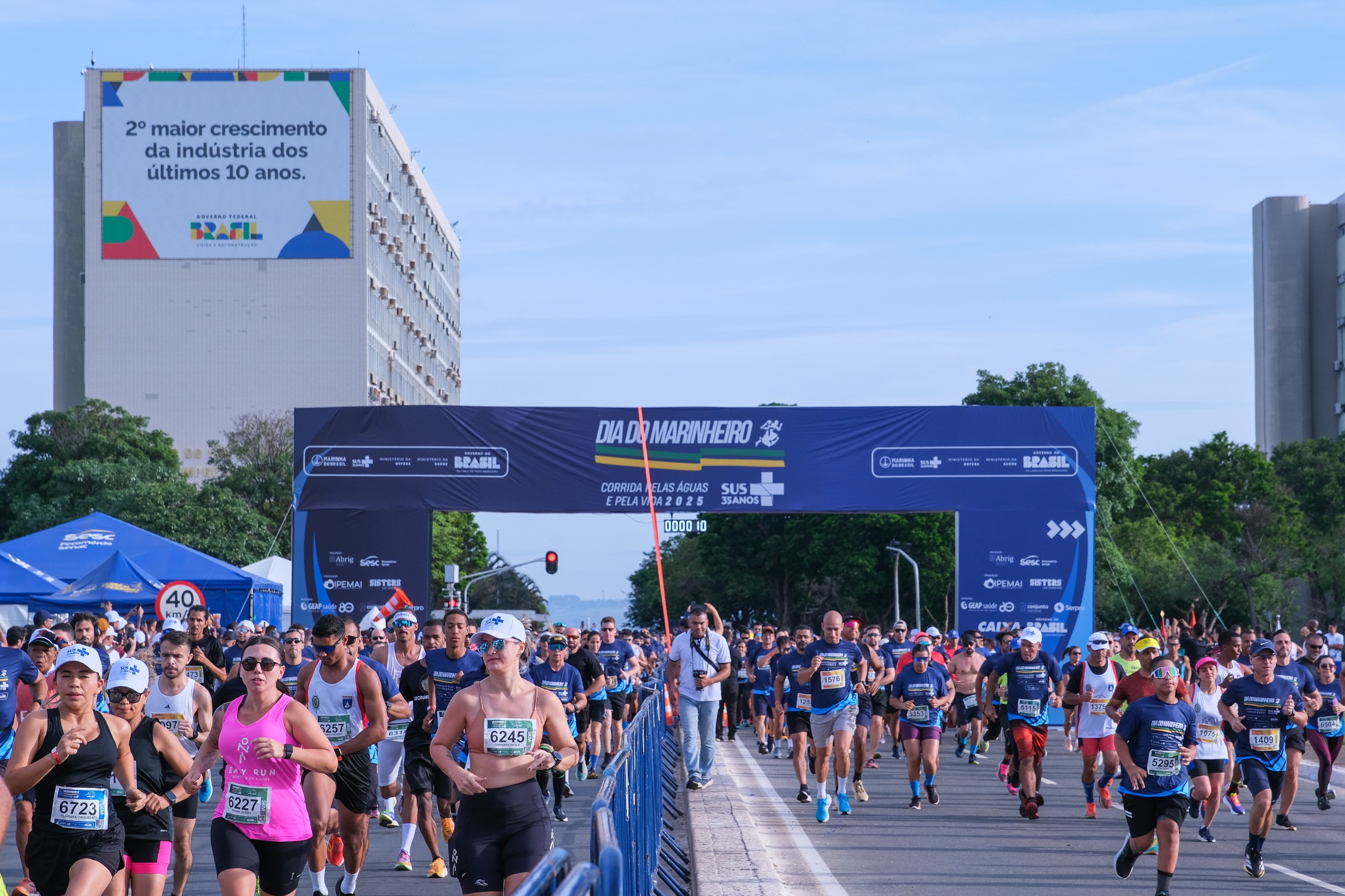 Corridas de rua movimentam a Capital Federal e transformam a manhã de domingo em festa esportiva livre e democrática