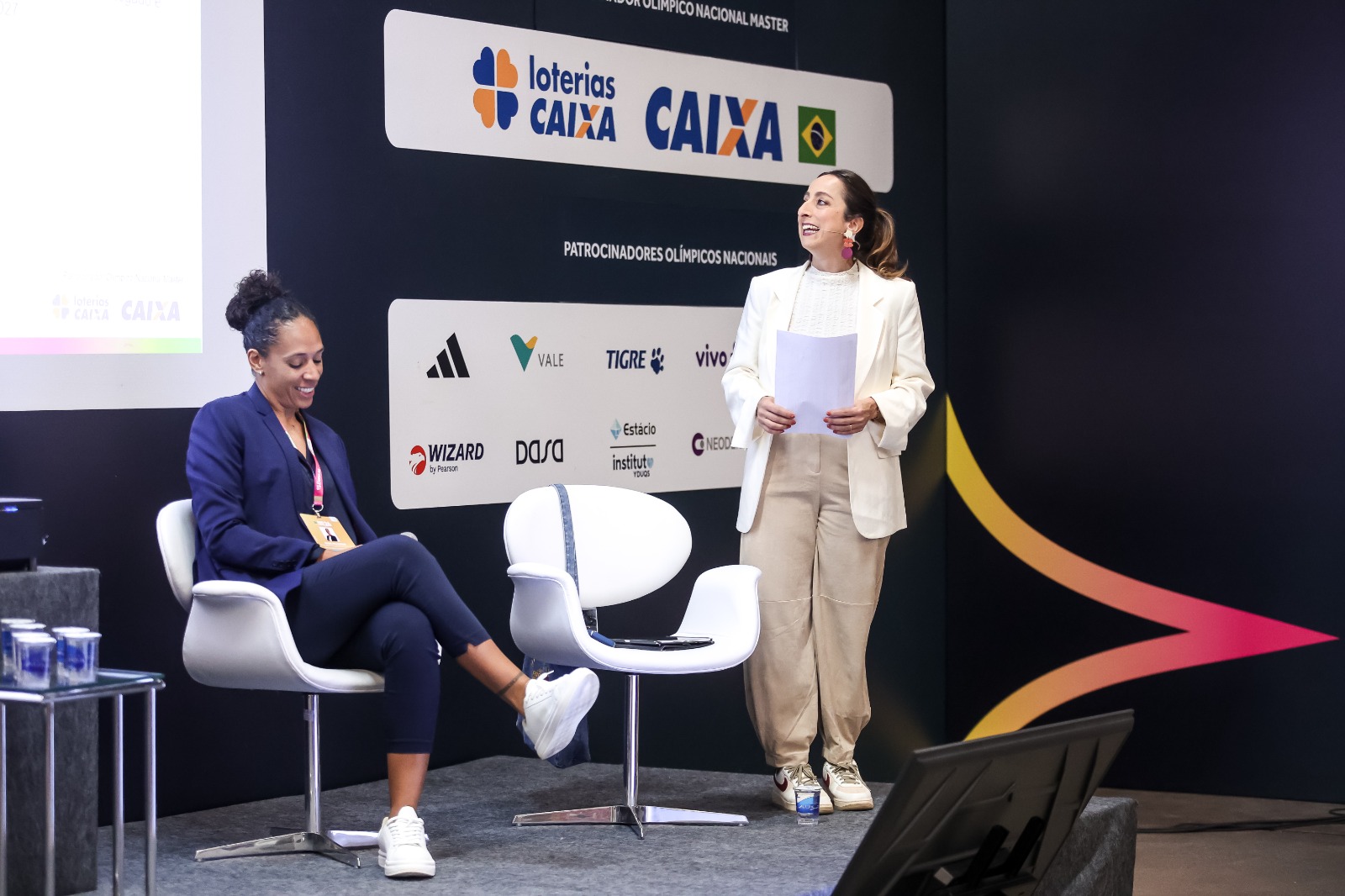Alline Pelegrino e apresentadora