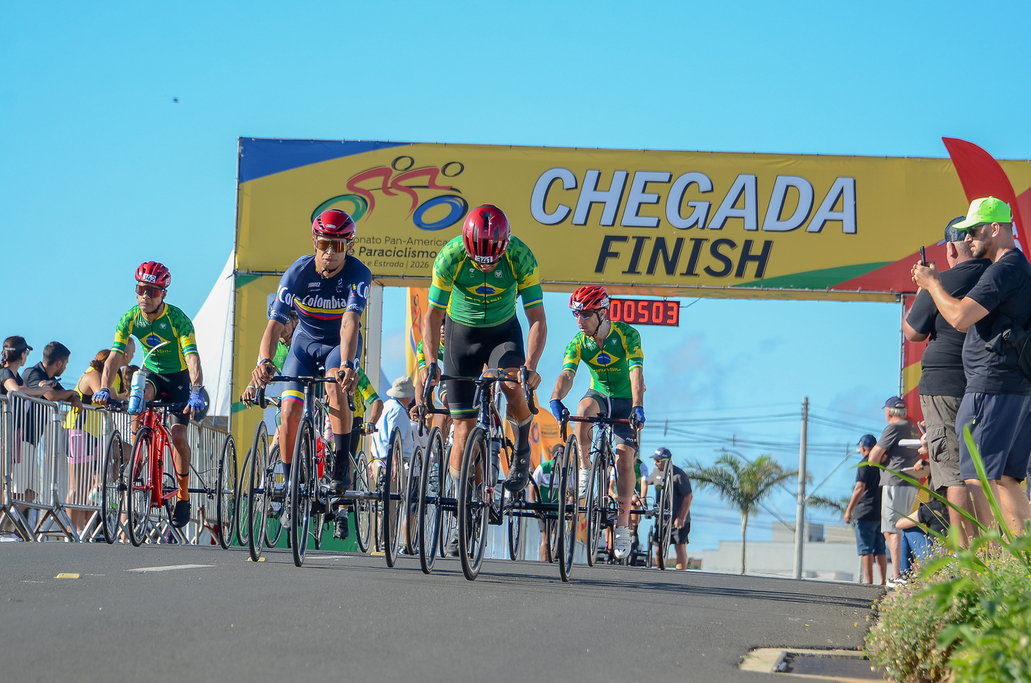 Ciclistas no Parapan