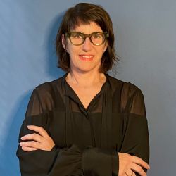 Professor no Programa de Tecnologias da Inteligência e Design Digital (TIDD) da PUC-SP Dora Kaufman