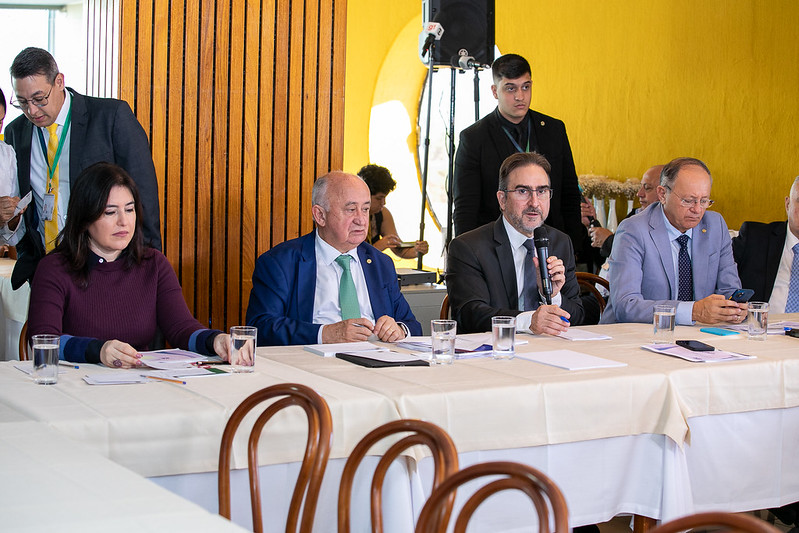 Appy e Tebet com bancada NE.jpg