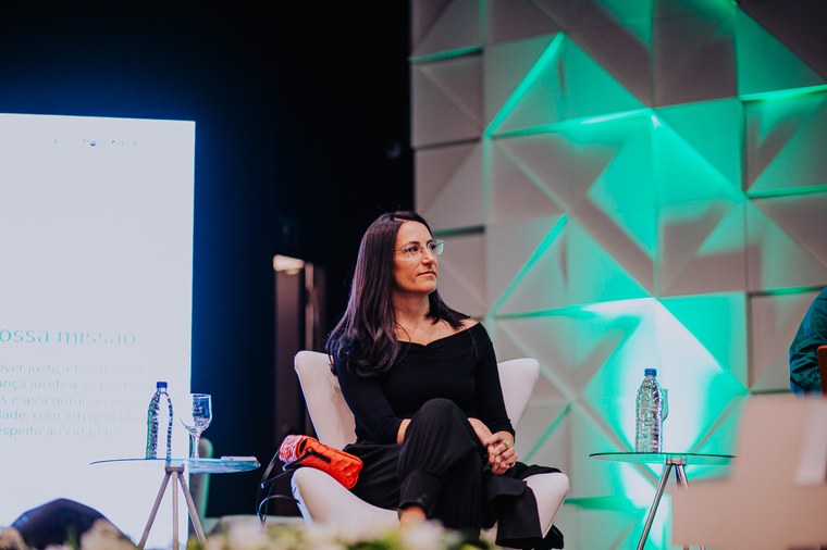 Ao comentar o alto índice de litigiosidade do país, a juíza Ana Lúcia Andrade, do CNJ, lembrou que há 83 milhões de processos, dos quais 25 milhões de execução fiscal – Foto: Divulgação PGFN