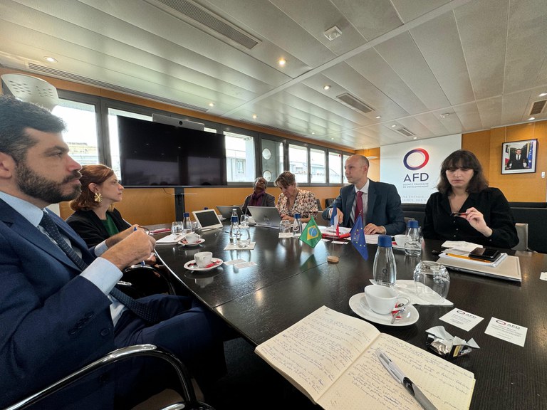 A carta foi assinada em Paris, durante encontros em que autoridades francesas e do Ministério da Fazenda discutiram cooperação e políticas de transformação ecológica – Foto:Lucas Brito/Embaixada da França