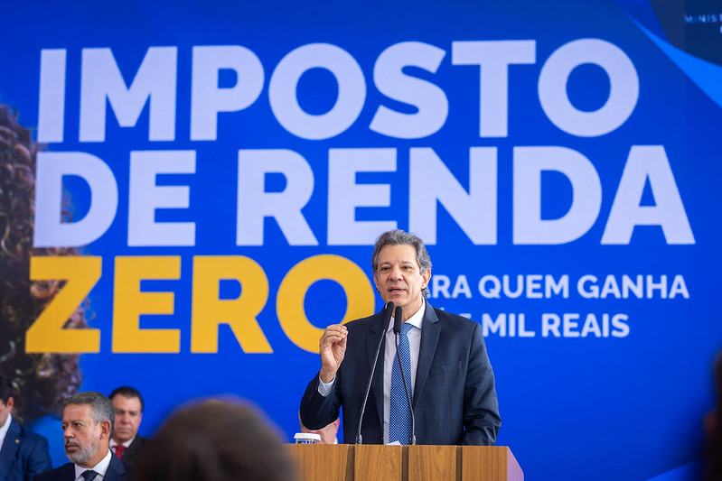 Presidente sanciona lei que amplia isenção do Imposto de Renda para quem ganha até R$ 5 mil