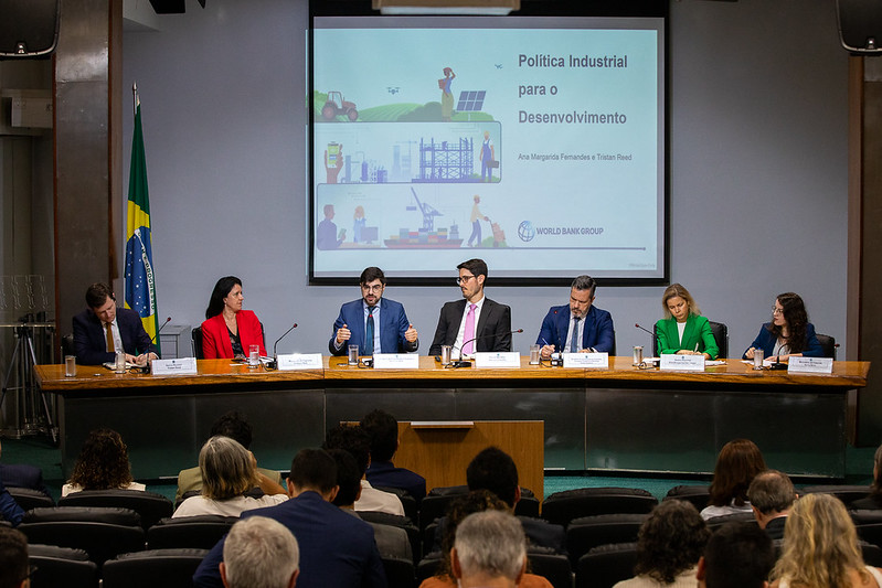Em seminário, política industrial é apontada como instrumento para redução de desigualdades