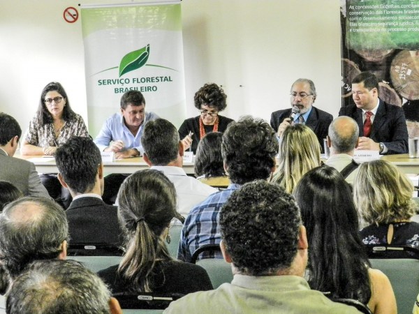 Capa_Flona de Altamira vai produzir ate 200 mil m³ de madeira legal e sustentavel por ano.jpg