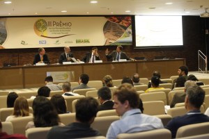 Capa_SFB entrega III Premio de Economia e Mercado Florestal.jpg