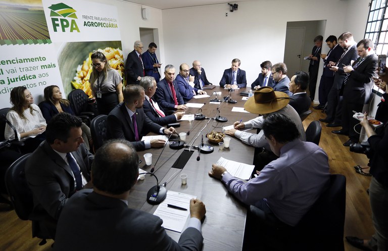 Capa_Diretor-geral do Serviço Florestal Brasileiro apresenta números do CAR em reunião com a FPA.jpg