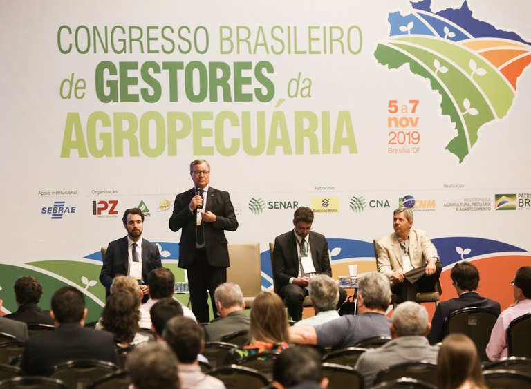 Capa_Dirigentes do SFB falam sobre Cadastro Ambiental Rural no Congresso Brasileiro de Gestores da Agropecuaria.jpg