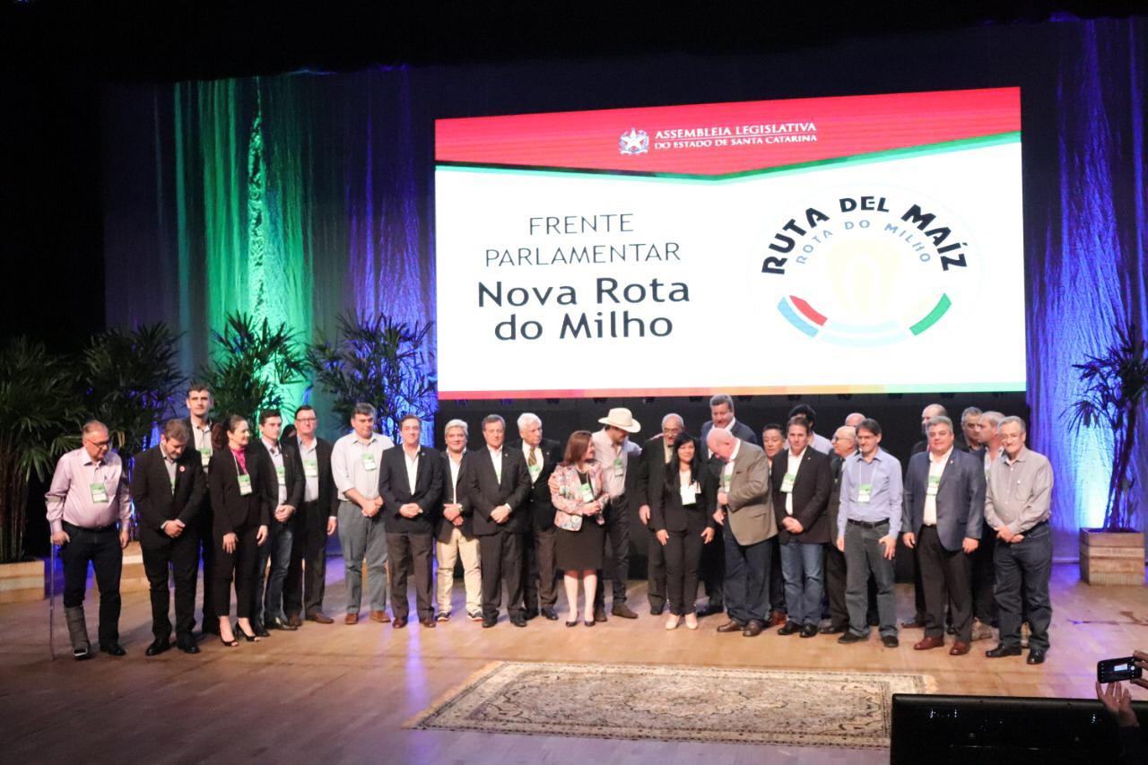 Capa_Fórum internacional discute a consolidação do Brasil, Argentina e Paraguai como importante polo do agronegócio.jpg